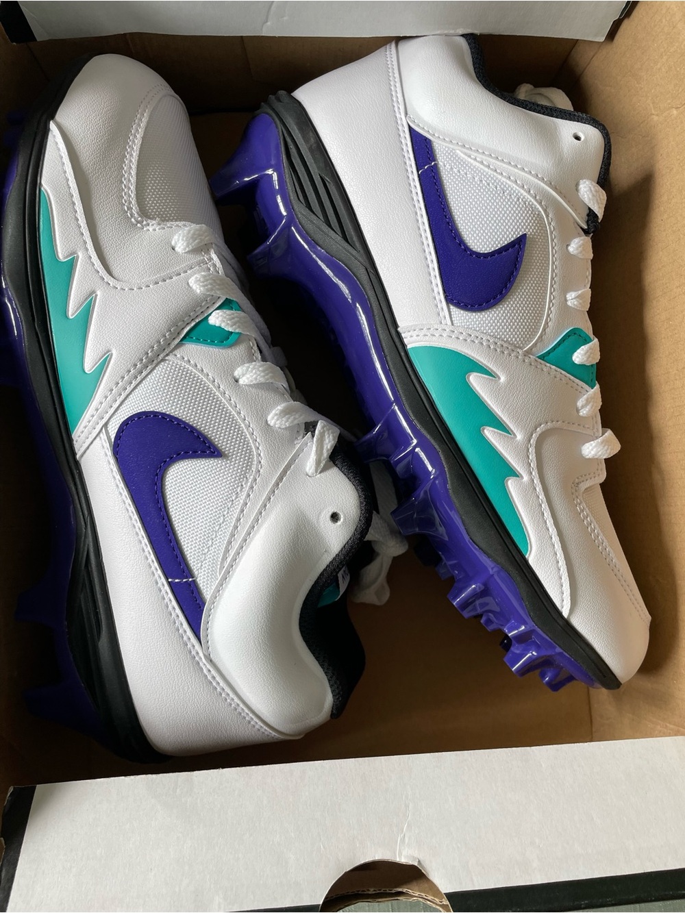 Nike Jordan Stadium 90 Cleats with Purple and Teal Accents New 9.5